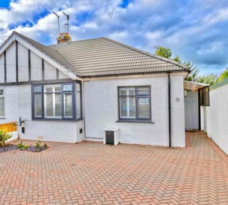 Betty'S Bungalow Lancing Exteriör bild
