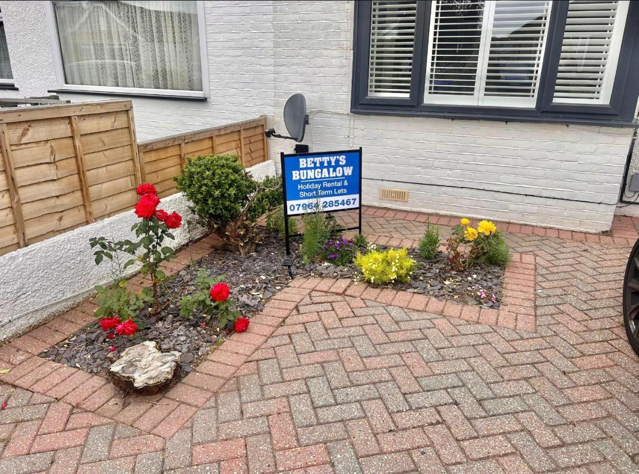 Betty'S Bungalow Lancing Exteriör bild